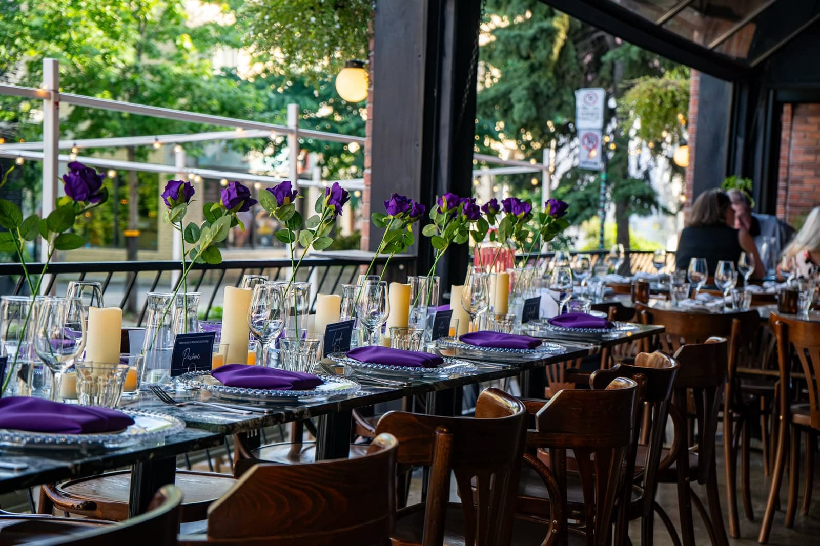 Anniversaire royal en violet — vue 2